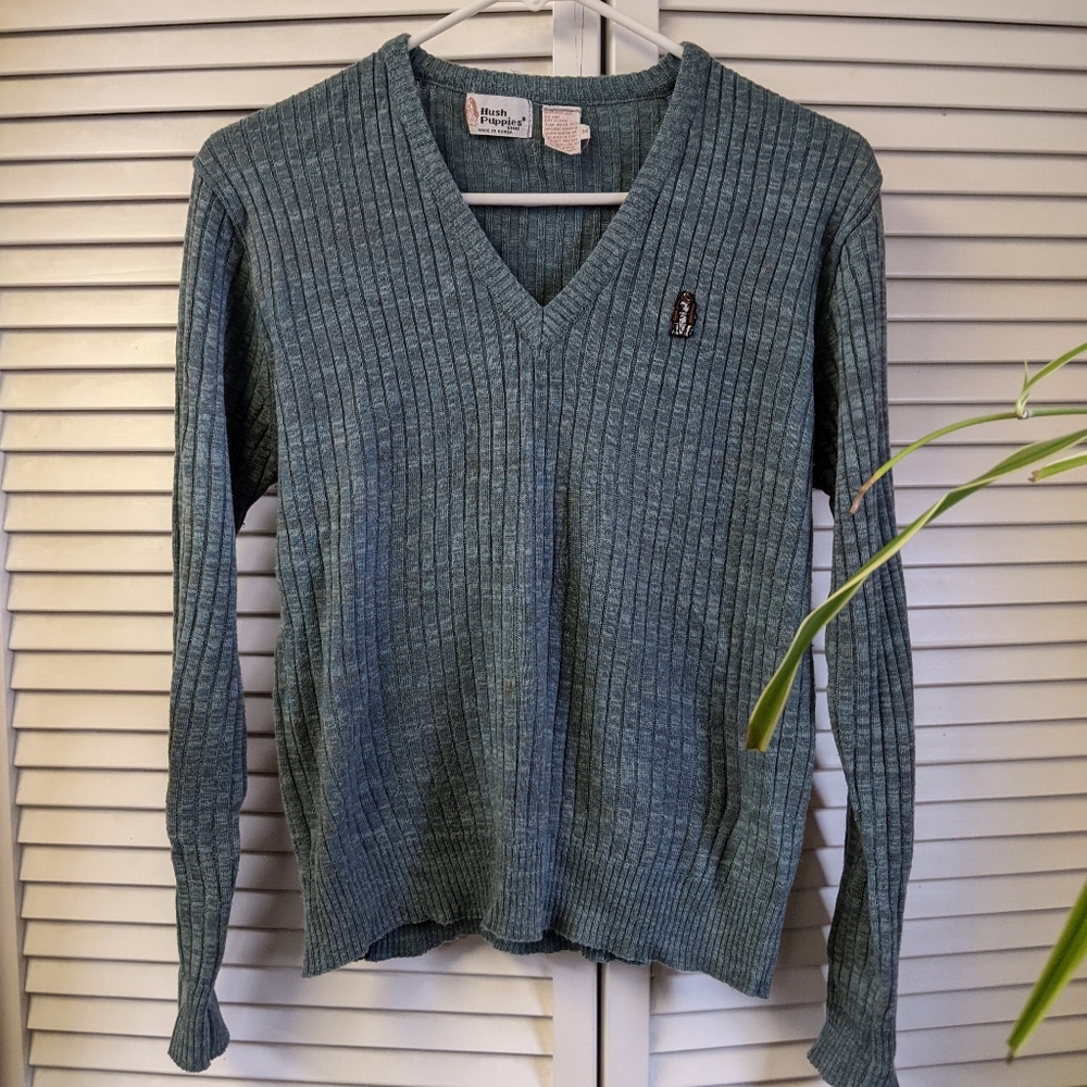 Vintage Hush Puppies Vee Neck Sweater.       1